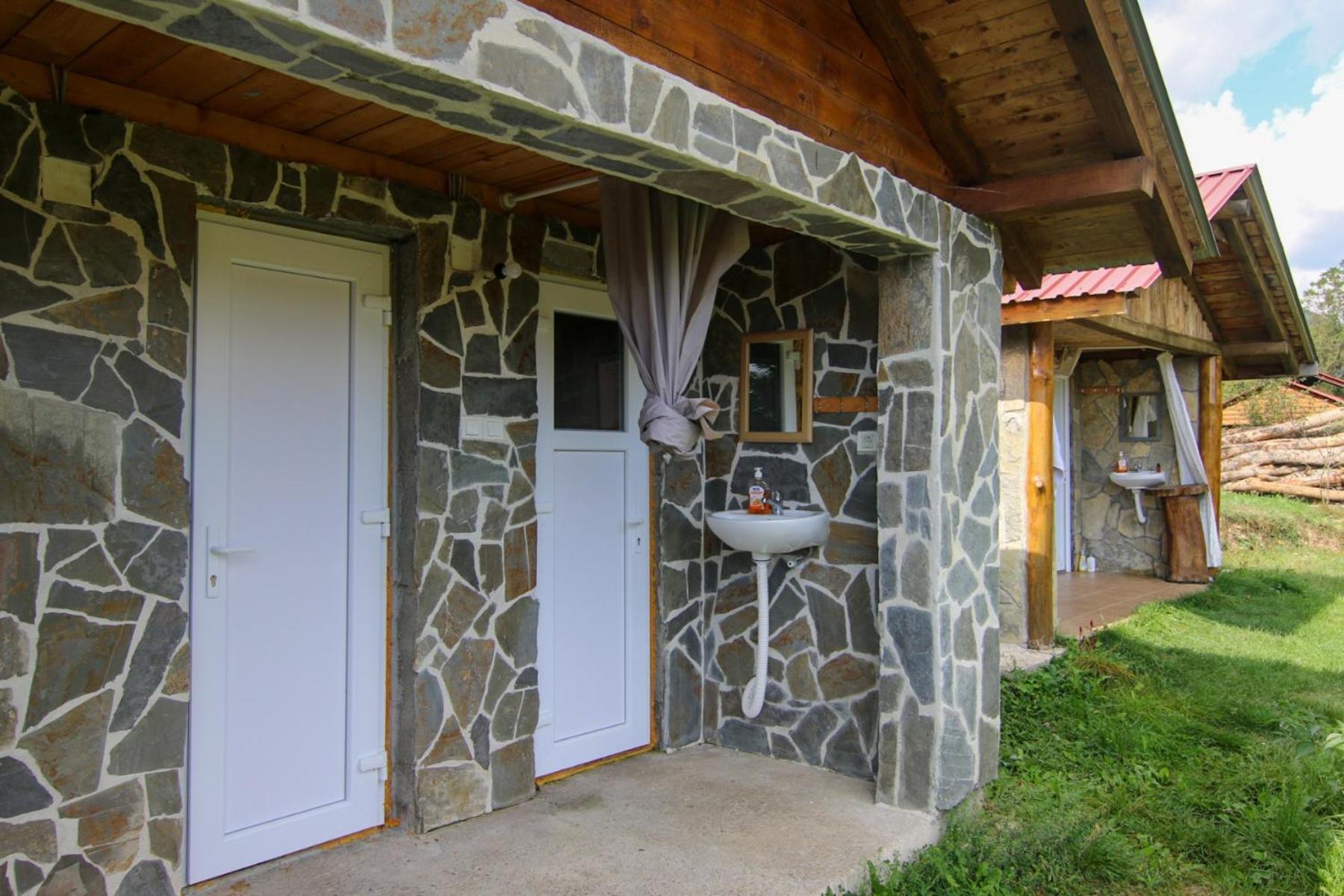 Camp &Apartmens Scepanovic 莫伊科瓦茨 外观 照片