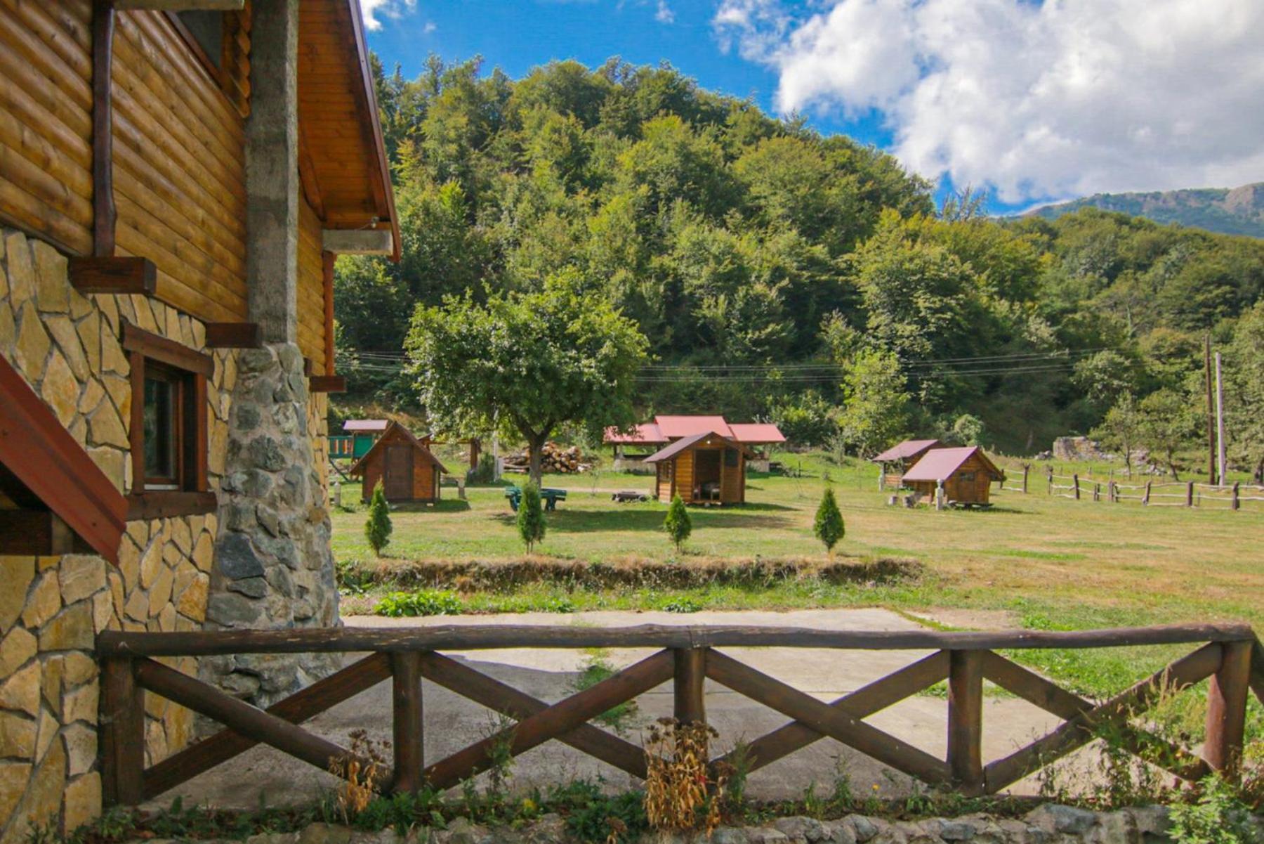 Camp &Apartmens Scepanovic 莫伊科瓦茨 外观 照片